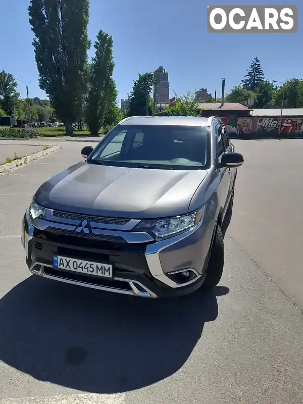 Позашляховик / Кросовер Mitsubishi Outlander 2020 2.36 л. Варіатор обл. Харківська, Харків - Фото 1/14