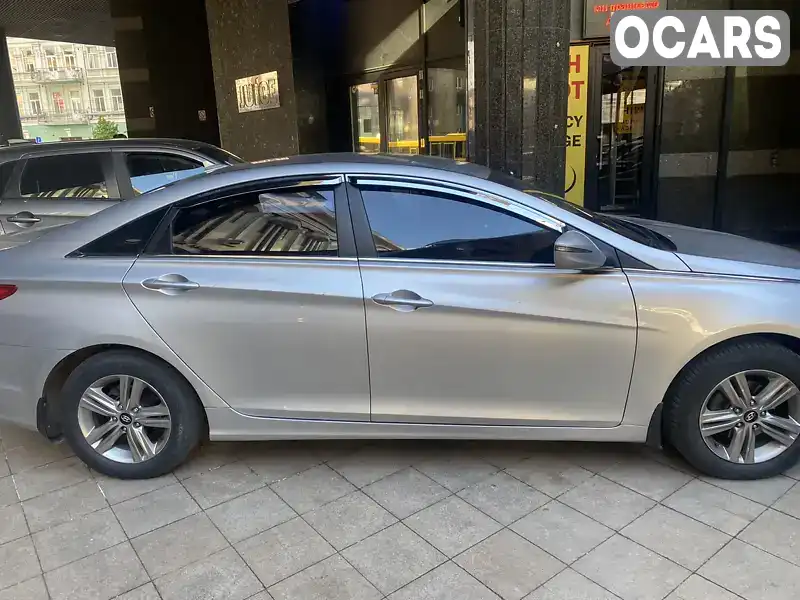 Седан Hyundai Sonata 2013 2 л. Автомат обл. Киевская, Киев - Фото 1/12