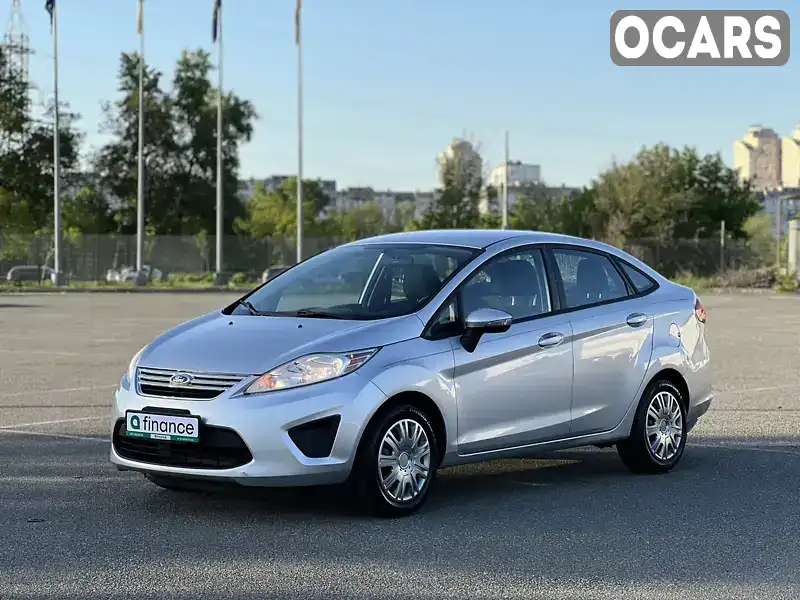 Седан Ford Fiesta 2013 1.6 л. Автомат обл. Киевская, Киев - Фото 1/21