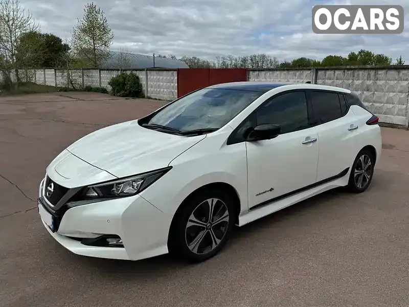 Хэтчбек Nissan Leaf 2018 null_content л. обл. Киевская, Киев - Фото 1/14