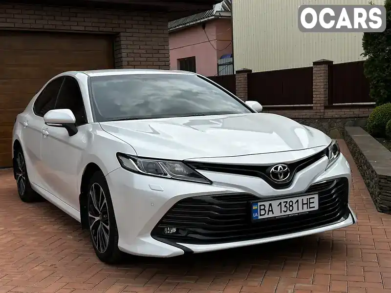 Седан Toyota Camry 2019 2.49 л. Автомат обл. Черкасская, Умань - Фото 1/21