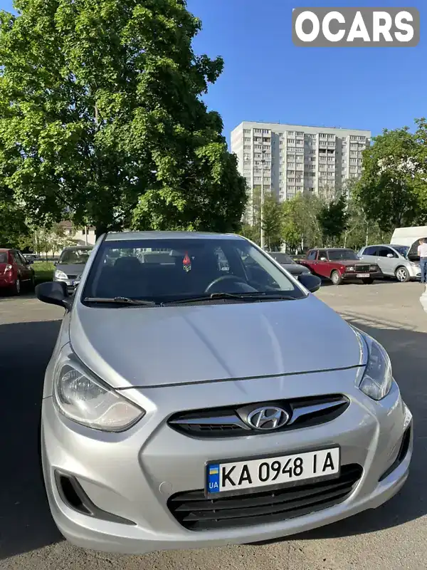 Седан Hyundai Accent 2013 1.4 л. Ручна / Механіка обл. Київська, Київ - Фото 1/11