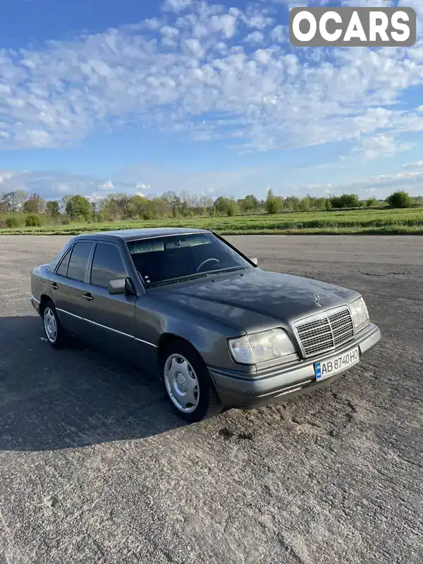 Седан Mercedes-Benz E-Class 1993 2 л. Ручная / Механика обл. Винницкая, Бар - Фото 1/11