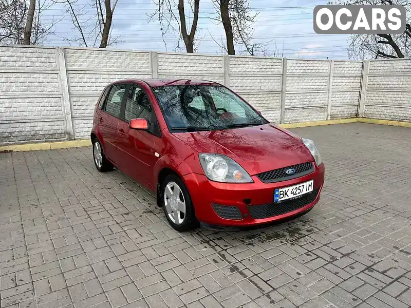 Хэтчбек Ford Fiesta 2007 1.39 л. Ручная / Механика обл. Ровенская, Ровно - Фото 1/8