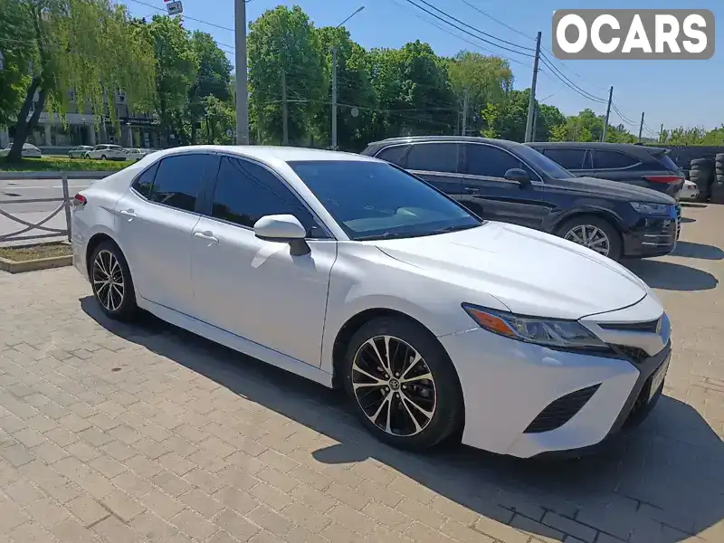 Седан Toyota Camry 2018 2.49 л. Автомат обл. Винницкая, Винница - Фото 1/17