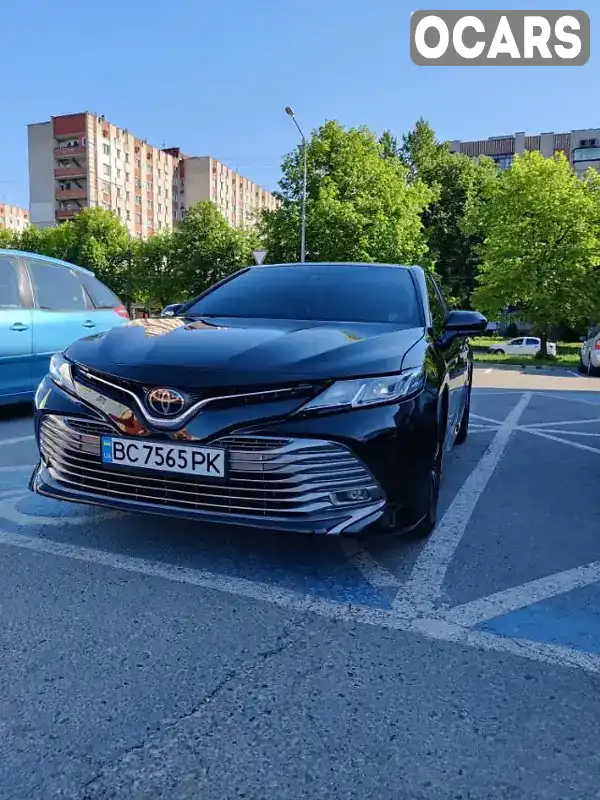 Седан Toyota Camry 2018 2.5 л. Автомат обл. Львівська, Львів - Фото 1/17