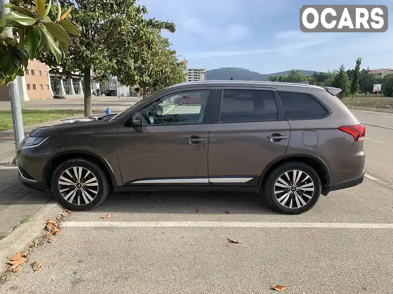 Позашляховик / Кросовер Mitsubishi Outlander 2021 2.36 л. Варіатор обл. Одеська, Одеса - Фото 1/21