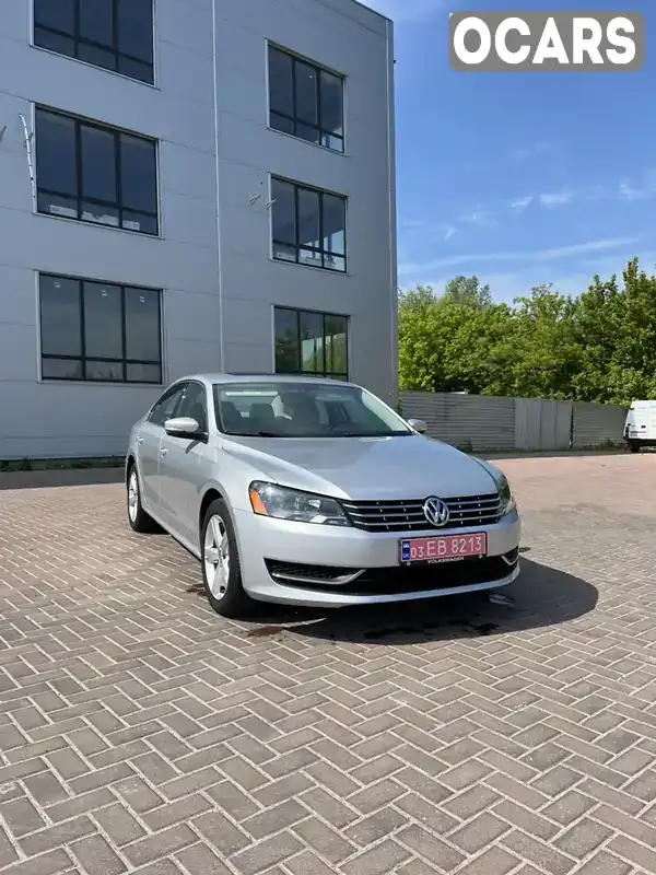 Седан Volkswagen Passat 2013 2 л. Автомат обл. Рівненська, Рівне - Фото 1/21