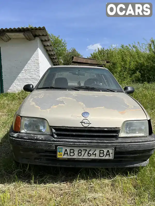 Седан Opel Kadett 1987 1.3 л. обл. Винницкая, Гайсин - Фото 1/6
