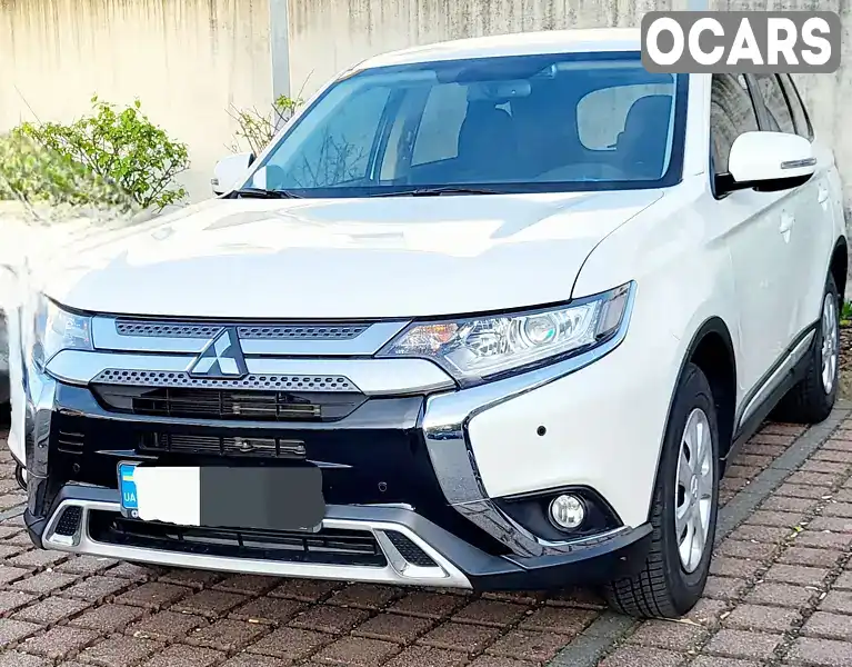 Позашляховик / Кросовер Mitsubishi Outlander 2021 2 л. Варіатор обл. Черкаська, Сміла - Фото 1/20