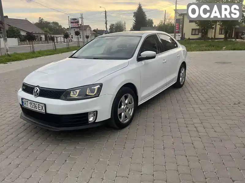 Седан Volkswagen Jetta 2015 2 л. Ручна / Механіка обл. Івано-Франківська, Коломия - Фото 1/21