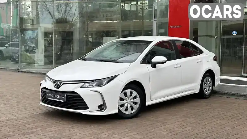 Седан Toyota Corolla 2019 1.6 л. Вариатор обл. Киевская, Киев - Фото 1/16