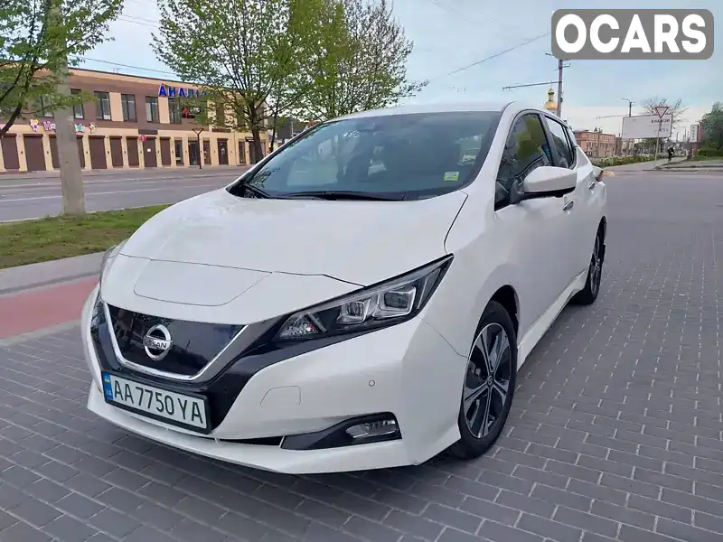 Хэтчбек Nissan Leaf 2021 null_content л. обл. Киевская, Киев - Фото 1/21