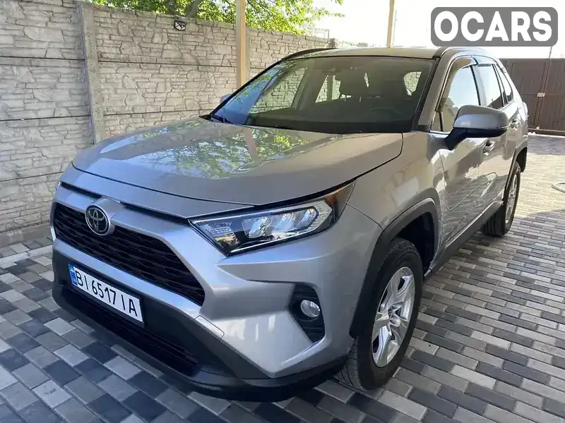 Позашляховик / Кросовер Toyota RAV4 2021 2.5 л. Автомат обл. Полтавська, Кременчук - Фото 1/18