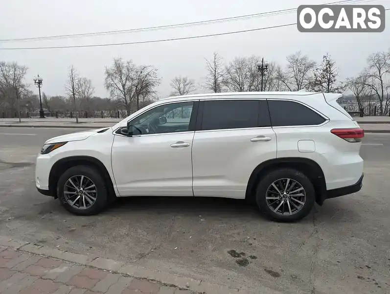 Внедорожник / Кроссовер Toyota Highlander 2017 3.46 л. Автомат обл. Киевская, Киев - Фото 1/18