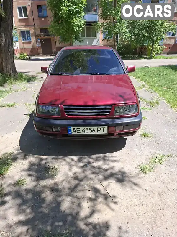 Седан Volkswagen Vento 1995 1.8 л. Ручна / Механіка обл. Дніпропетровська, Кривий Ріг - Фото 1/9