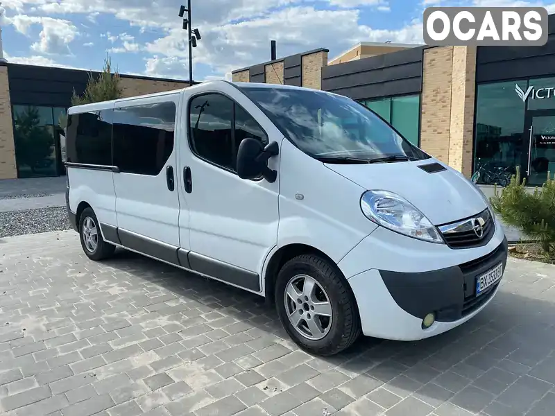 Минивэн Opel Vivaro 2014 2 л. Ручная / Механика обл. Хмельницкая, Хмельницкий - Фото 1/17