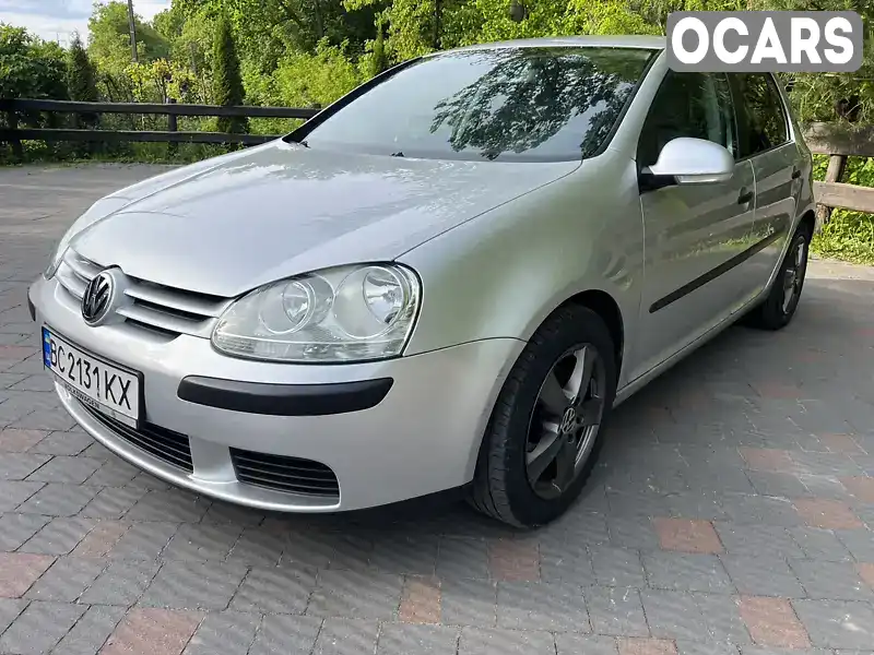 Хэтчбек Volkswagen Golf 2004 1.6 л. обл. Львовская, Новояворовск - Фото 1/21