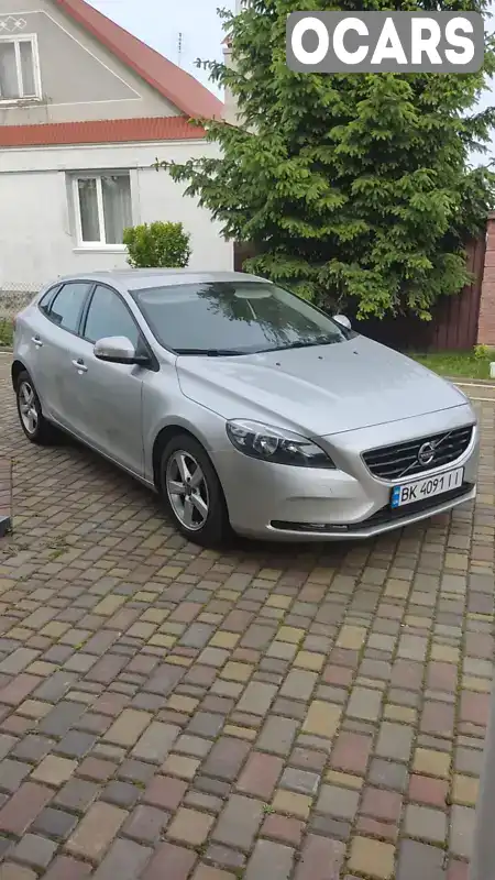 Хетчбек Volvo V40 2015 1.56 л. Ручна / Механіка обл. Рівненська, Дубно - Фото 1/19