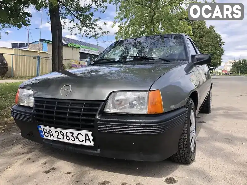 Седан Opel Kadett 1987 1.3 л. Ручна / Механіка обл. Кіровоградська, Кропивницький (Кіровоград) - Фото 1/11