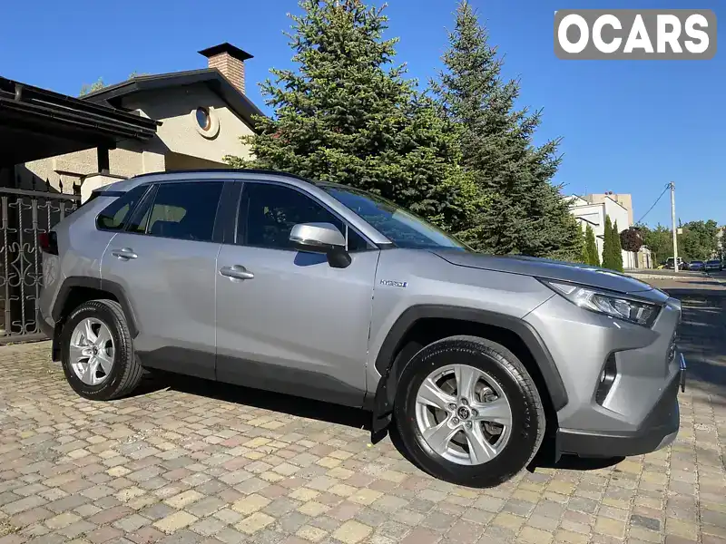 Внедорожник / Кроссовер Toyota RAV4 2020 2.49 л. Вариатор обл. Киевская, Киев - Фото 1/21