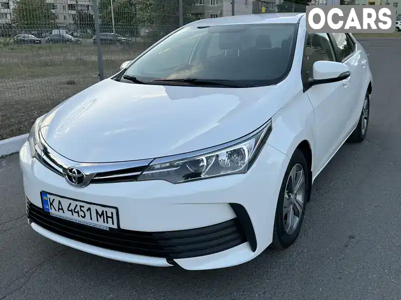 Седан Toyota Corolla 2018 1.6 л. Автомат обл. Киевская, Киев - Фото 1/19