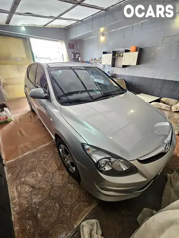 Хэтчбек Hyundai i30 2011 1.58 л. Автомат обл. Днепропетровская, Кривой Рог - Фото 1/13