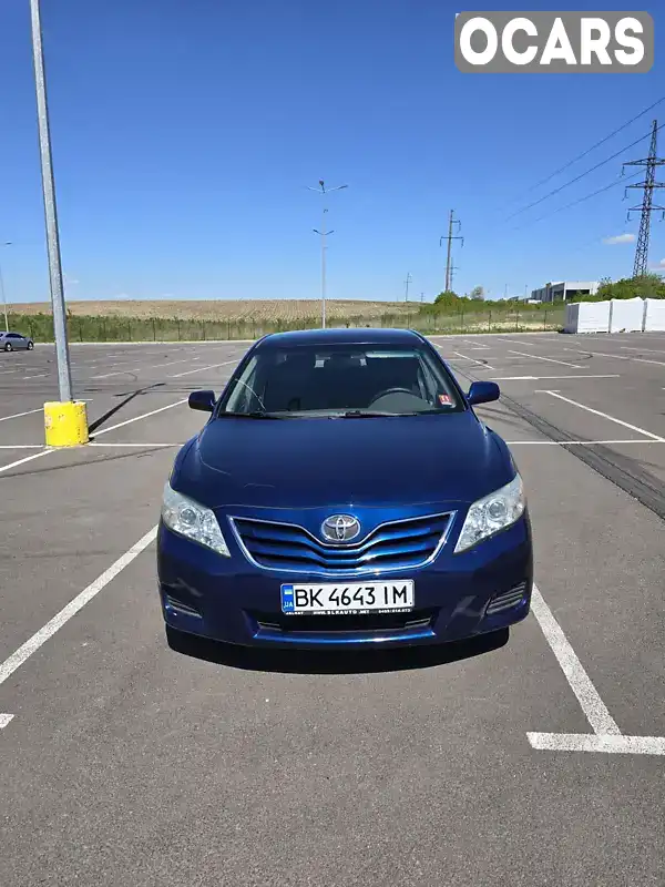 Седан Toyota Camry 2010 2.49 л. Автомат обл. Ровенская, Ровно - Фото 1/21