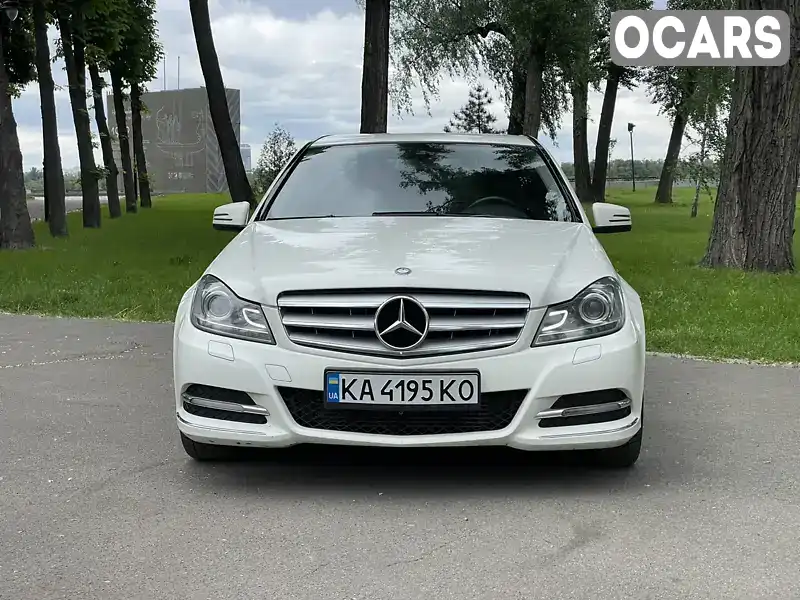 Седан Mercedes-Benz C-Class 2011 1.8 л. Автомат обл. Киевская, Киев - Фото 1/21