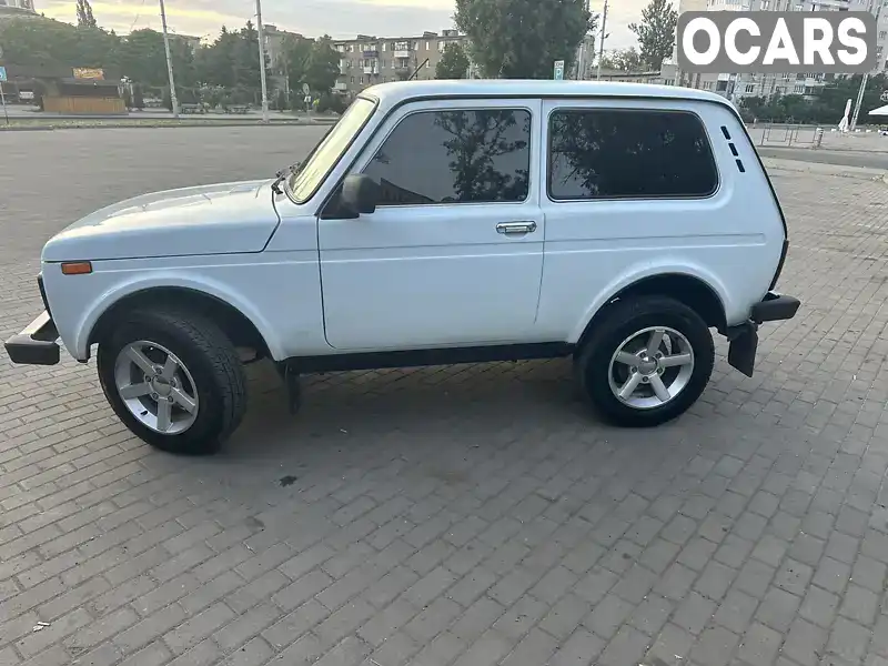 Внедорожник / Кроссовер ВАЗ / Lada 21214 / 4x4 2015 1.7 л. Ручная / Механика обл. Донецкая, Славянск - Фото 1/13