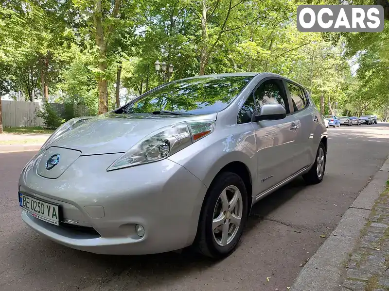 Хэтчбек Nissan Leaf 2015 null_content л. обл. Николаевская, Николаев - Фото 1/16