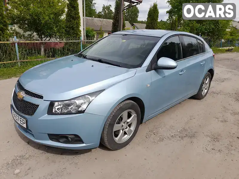 Хэтчбек Chevrolet Cruze 2011 1.6 л. Ручная / Механика обл. Тернопольская, Лановцы - Фото 1/18