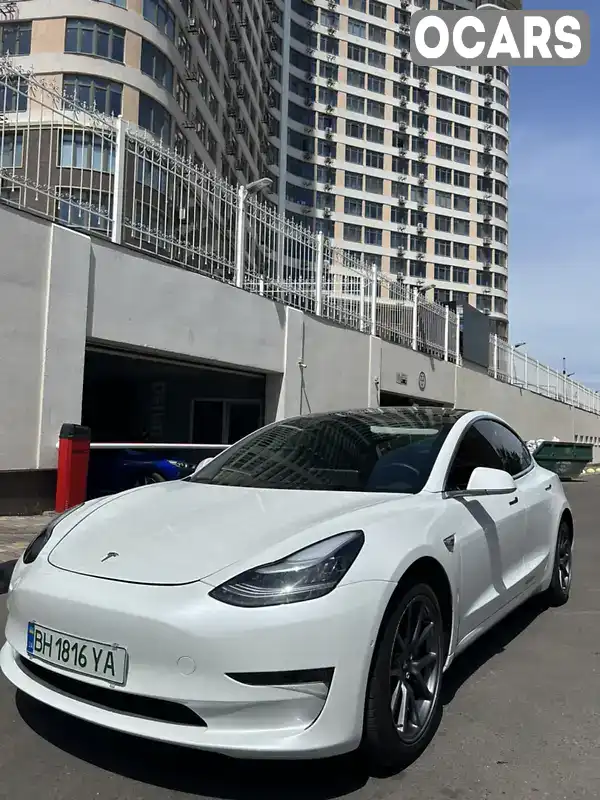 Седан Tesla Model 3 2019 null_content л. обл. Одесская, Одесса - Фото 1/12
