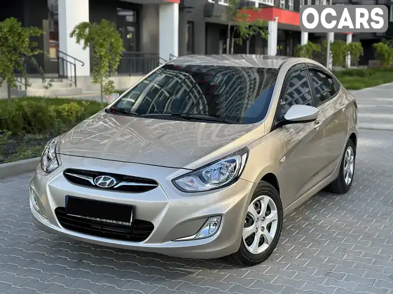 Седан Hyundai Accent 2012 1.6 л. Ручна / Механіка обл. Київська, Київ - Фото 1/21