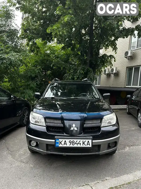 Позашляховик / Кросовер Mitsubishi Outlander 2005 2 л. Ручна / Механіка обл. Київська, Київ - Фото 1/13