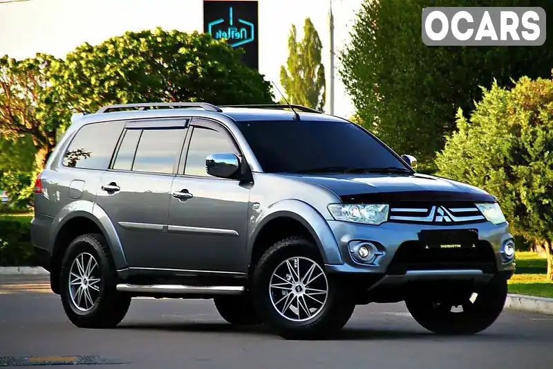 Внедорожник / Кроссовер Mitsubishi Pajero Sport 2013 2.5 л. Ручная / Механика обл. Днепропетровская, Днепр (Днепропетровск) - Фото 1/13