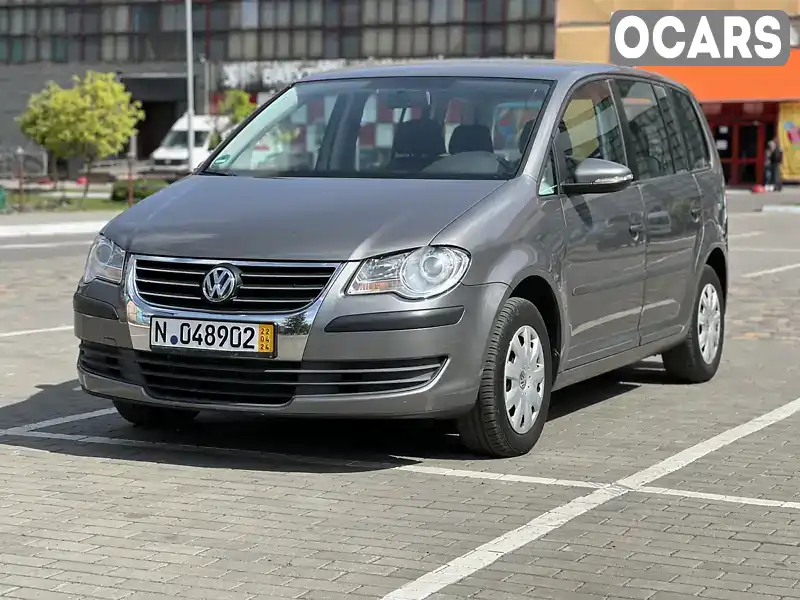 Мінівен Volkswagen Touran 2010 1.6 л. Ручна / Механіка обл. Волинська, Луцьк - Фото 1/21