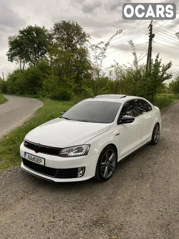 Седан Volkswagen Jetta 2014 2 л. Робот обл. Киевская, Березань - Фото 1/21