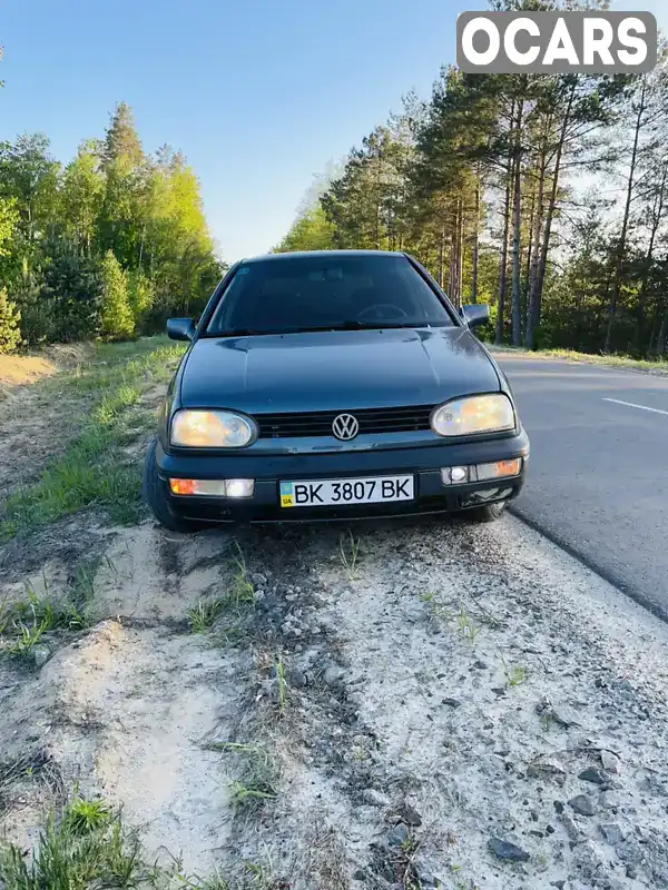 Хэтчбек Volkswagen Golf 1995 1.6 л. Ручная / Механика обл. Ровенская, Березно - Фото 1/11
