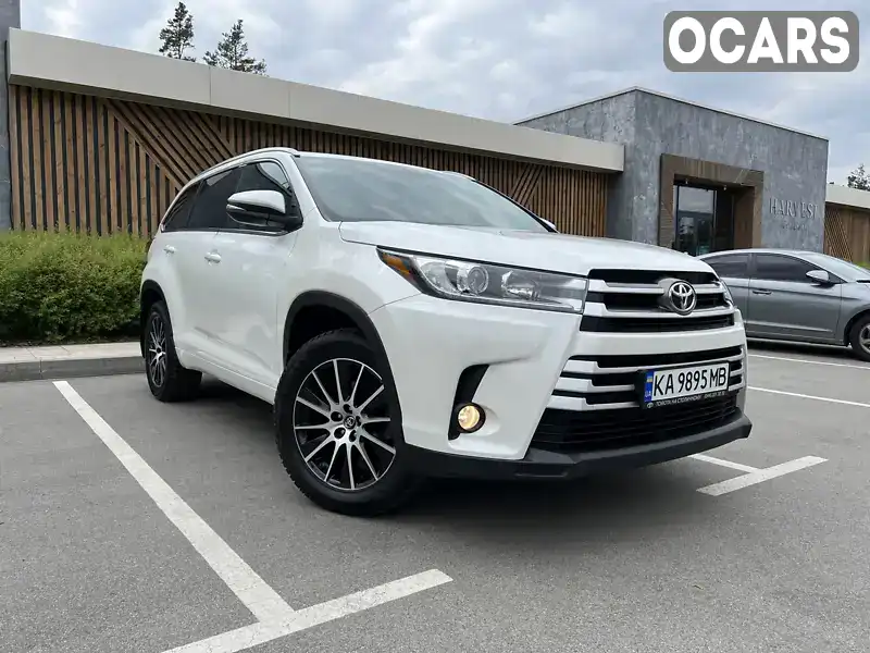 Позашляховик / Кросовер Toyota Highlander 2017 2.67 л. Автомат обл. Київська, Київ - Фото 1/21