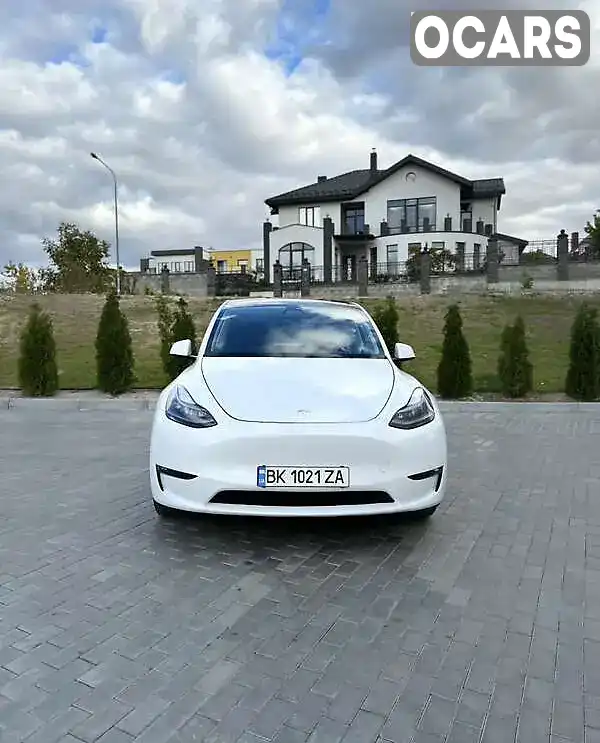 Внедорожник / Кроссовер Tesla Model Y 2023 null_content л. Автомат обл. Киевская, Киев - Фото 1/21