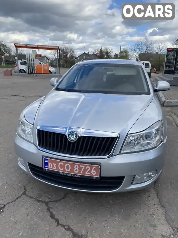 Універсал Skoda Octavia 2012 2 л. Ручна / Механіка обл. Львівська, Червоноград - Фото 1/11