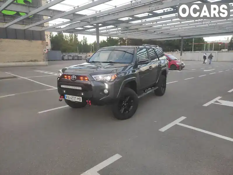 Внедорожник / Кроссовер Toyota 4Runner 2019 4 л. Автомат обл. Киевская, Киев - Фото 1/21