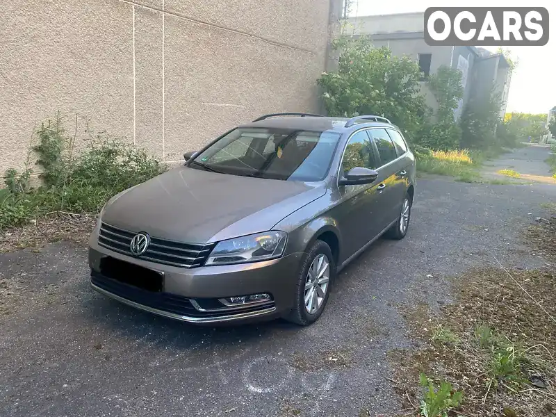 Універсал Volkswagen Passat 2011 2 л. Автомат обл. Хмельницька, Волочиськ - Фото 1/21