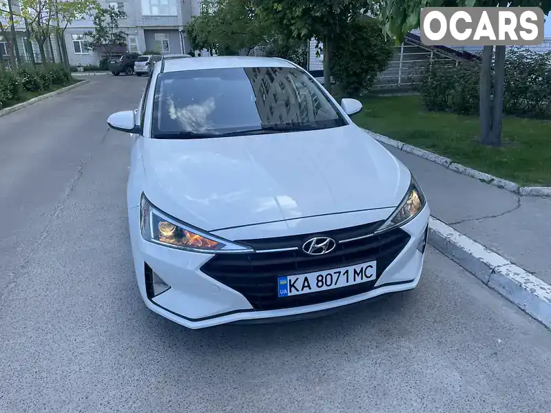 Седан Hyundai Elantra 2018 2 л. Автомат обл. Киевская, Борисполь - Фото 1/17