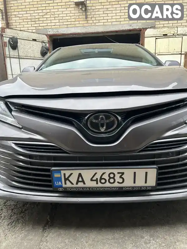 Седан Toyota Camry 2018 2.49 л. Автомат обл. Киевская, Киев - Фото 1/11