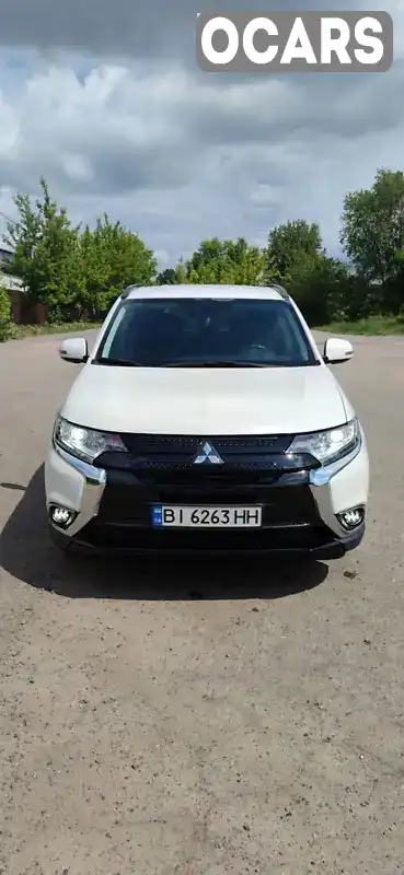 Внедорожник / Кроссовер Mitsubishi Outlander 2015 2.36 л. Вариатор обл. Полтавская, Полтава - Фото 1/21