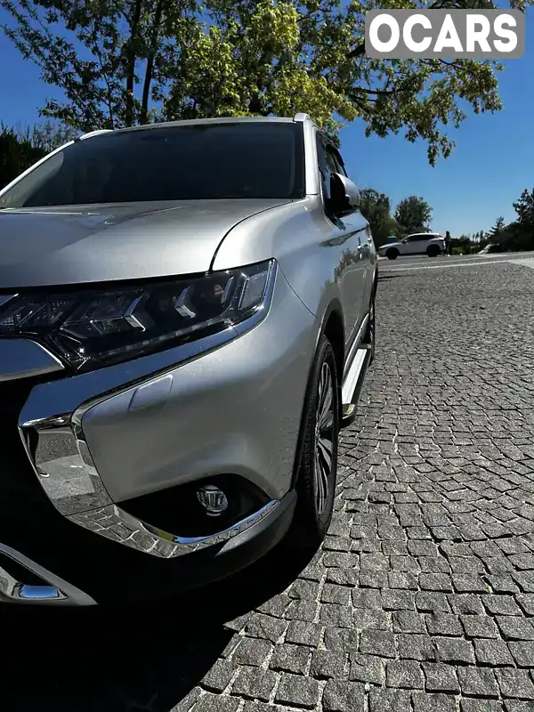 Позашляховик / Кросовер Mitsubishi Outlander 2021 2.36 л. Варіатор обл. Дніпропетровська, Дніпро (Дніпропетровськ) - Фото 1/21