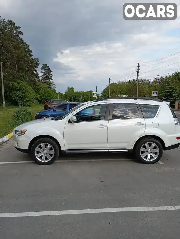 Позашляховик / Кросовер Mitsubishi Outlander 2012 2 л. Варіатор обл. Київська, Софіївська Борщагівка - Фото 1/21