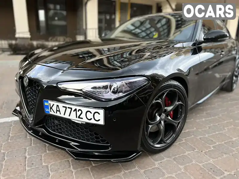 Седан Alfa Romeo Giulia 2017 2 л. Автомат обл. Киевская, Киев - Фото 1/19